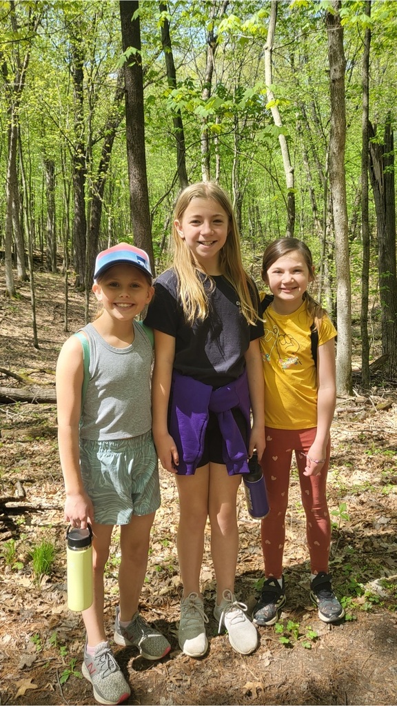Fourth graders hike Ice Age Trail