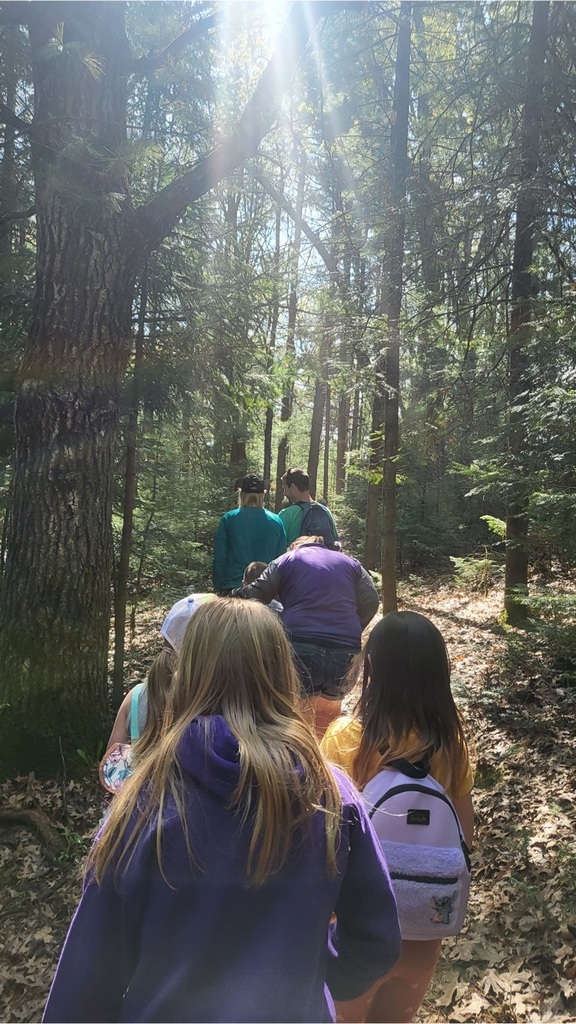 Fourth graders hike Ice Age Trail